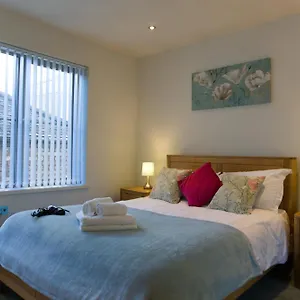 Almanna, York, Only 6 Minutes Walk To Minster York